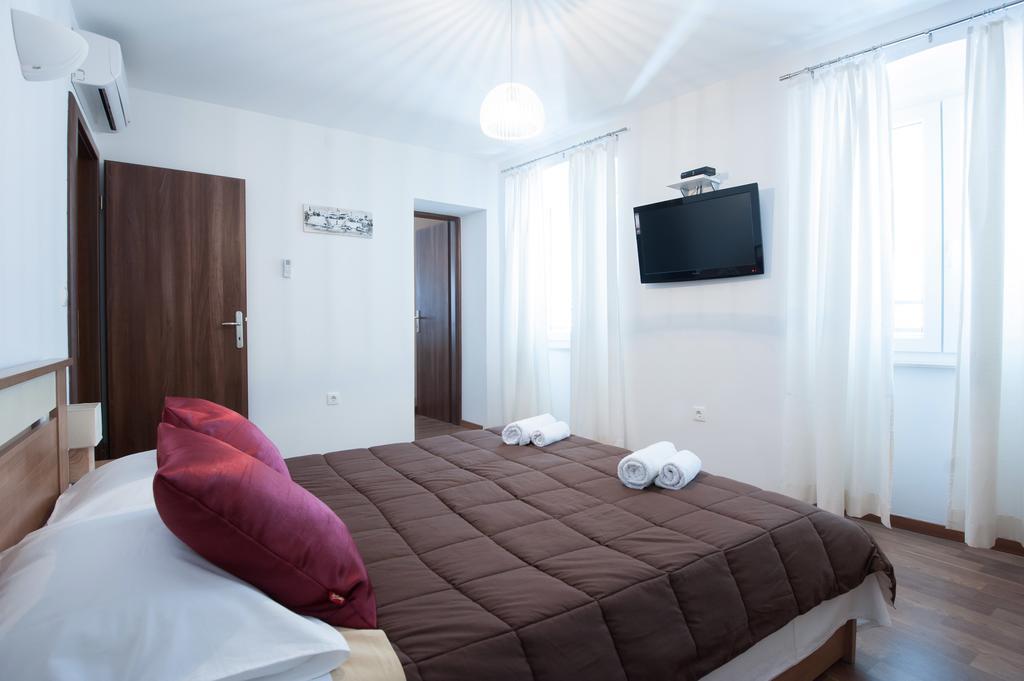 Rooms&apartments 72
